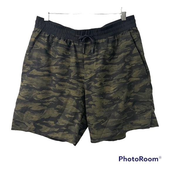 Lululemon Channel Cross 7 inch Short Mens Swim Trunk Camo Like New Sz Large - Picture 2 of 8
